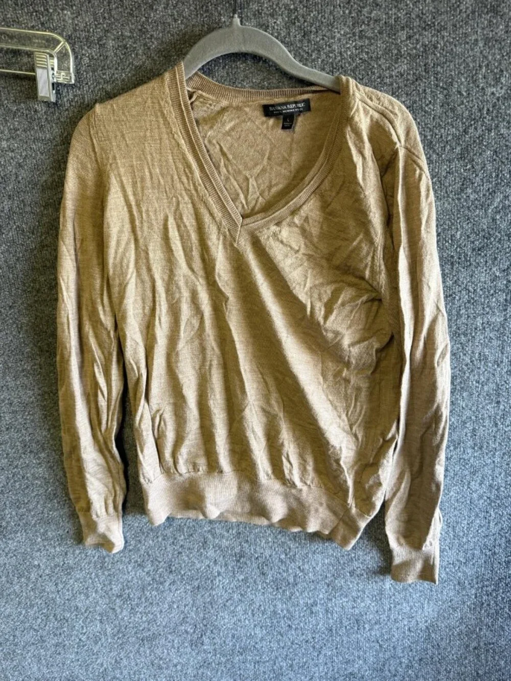 Banana Republic Sweater Mens Large Beige 100% Merino Wool V Neck Pullover Knit